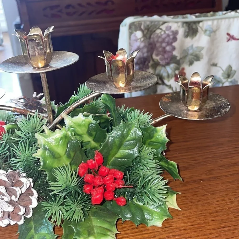 Vtg‎ gold metal Christmas candle holder with greenery